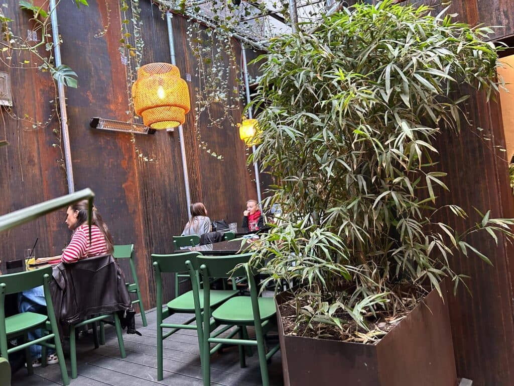 Fine dining sau fine slicing? Cum arată 50 de lei în 7 bucăți de pui la Hushimo Bistro