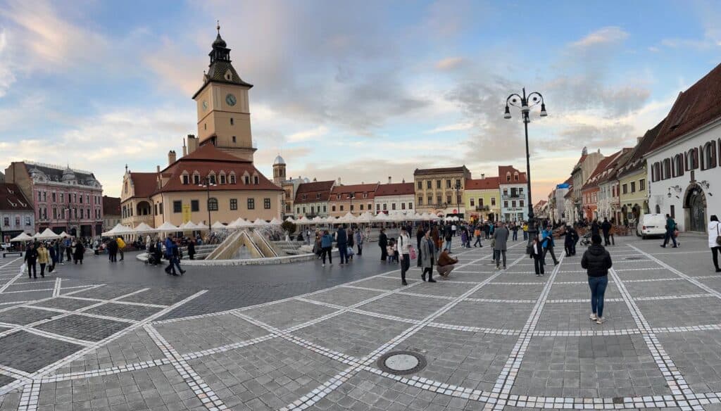 Brașov 2025 – între aer de munte, arome de burgeri și spirit de Halloween