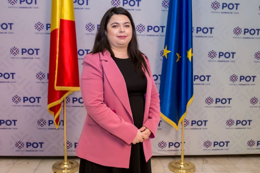 Zi liberă plătită pentru femeile cu endometrioză. Inițiativa legislativă a Partidului Oamenilor Tineri  mai face un pas spre promulgare.