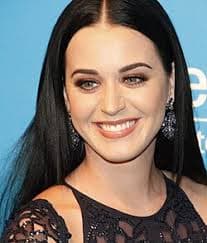 Katy Perry, acuzată de agresiune sexuală. Poliția investighează un incident din urmă cu 16 ani