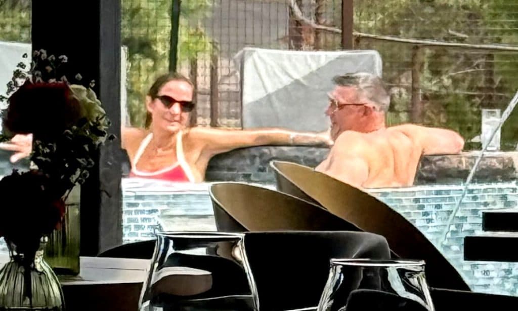 Scandal în SUA: Dianna Russini și Mike Vrabel, surprinși pe ascuns la piscină