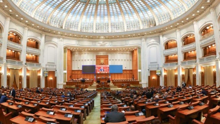 Taxele Guvernului Bolojan și nemulțumirea antreprenorilor români: de ce spun firmele locale că plătesc mai mult decât marile companii externe