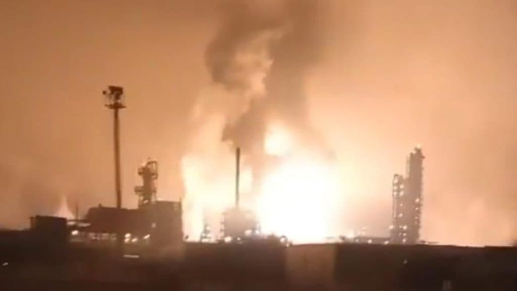 Ucraina lovește din nou infrastructura energetică rusă. Rafinăria Kstovo, cuprinsă de incendii după un atac cu drone