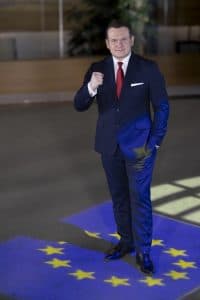 Marea Britanie interzice intrarea unui europarlamentar polonez asociat cu Tommy Robinson