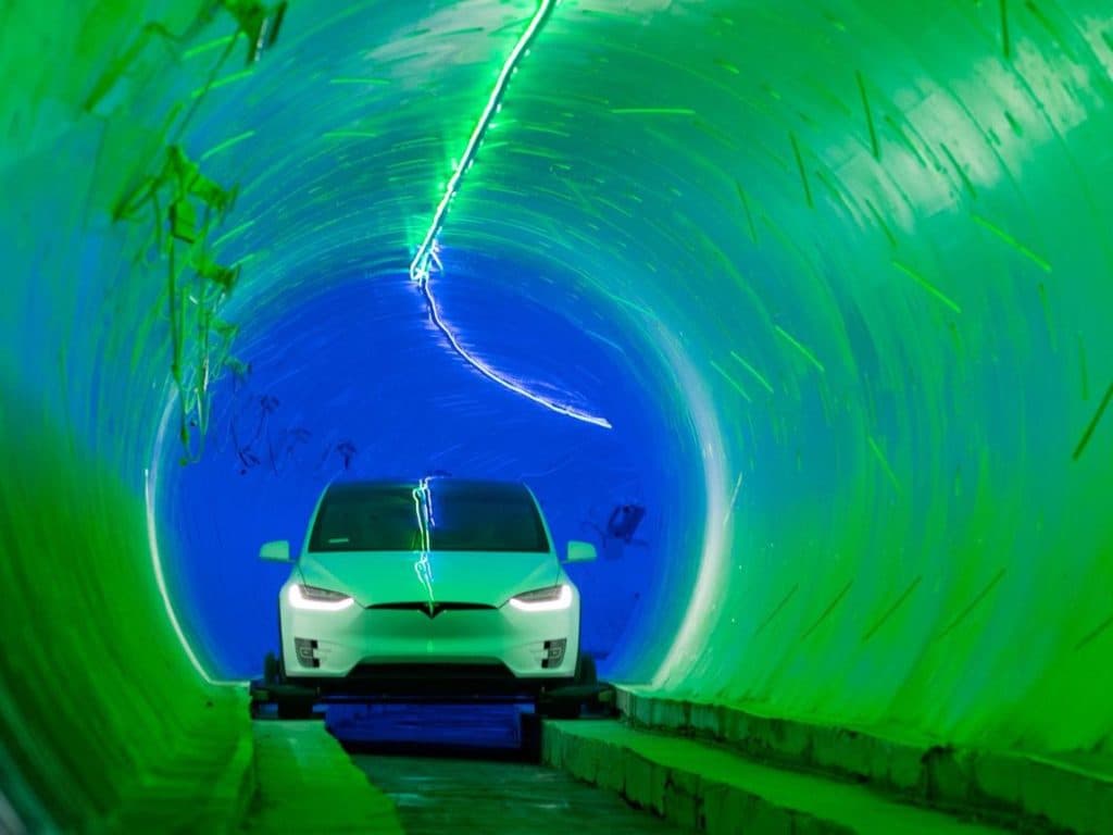 Dubai începe construcția „Dubai Loop”. Proiectul lui Elon Musk promite să transforme complet transportul urban