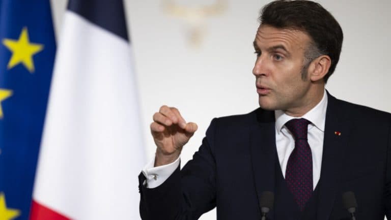 Emmanuel Macron laudă capacitatea de producţie a dronelor din Ucraina