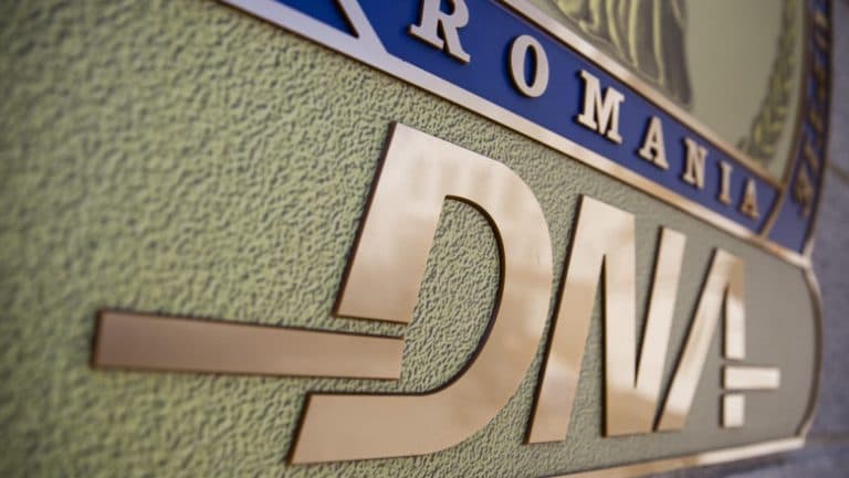 Trei directori din industria de armament au fost reținuți de DNA