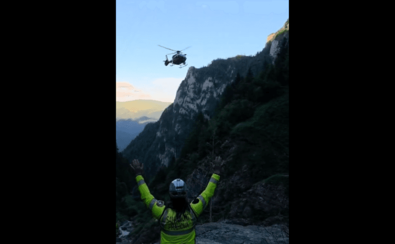 Trei turişti au fost salvaţi cu un elicopter din Bucegi