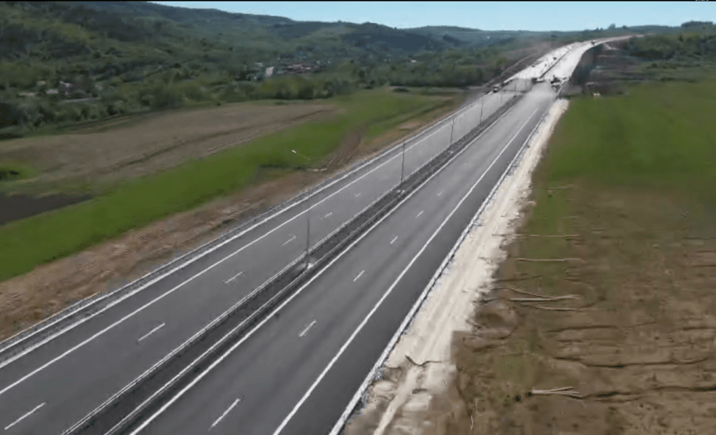 Contestațiile întârzie atribuirea contractului pentru autostrada A8