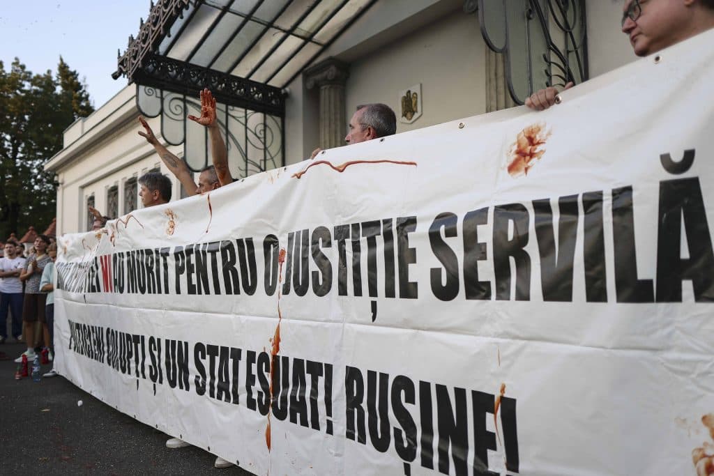 Protest la Cotroceni împotriva lui Nicușor Dan și a șefului SPP