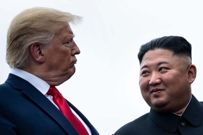 Trump ordonă reducerea exercițiilor militare cu Coreea de Sud