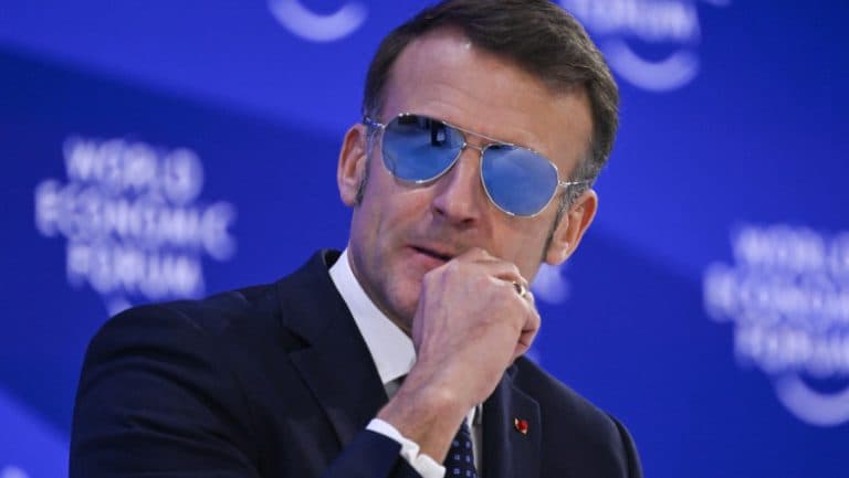 Grecia obține împrumuturi mai ieftine decât Franța, în ciuda unei datorii mai mari