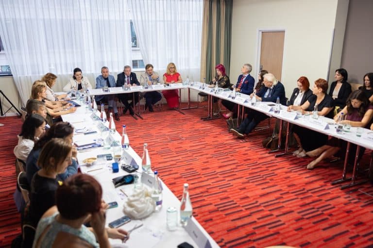 Creșterea de 3,3 ori a spitalizărilor provocate de Virusul Sincițial Respirator evidențiază nevoia urgentă de măsuri de prevenție în România
