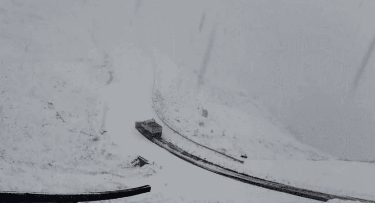 Trafic închis pe Transfăgărașan din cauza vremii nefavorabile