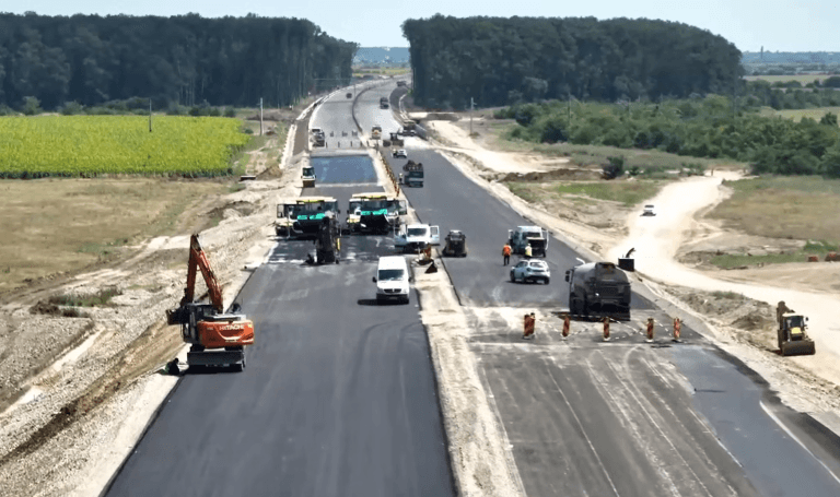 Guvernul vizează 185 kilometri de autostradă până la sfârșitul anului 2026