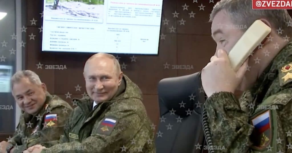 Americanii au oprit ucrainenii să încleșteze 30.000 de soldați ruși, după ce Putin a făcut amenințări cu arma nucleară.