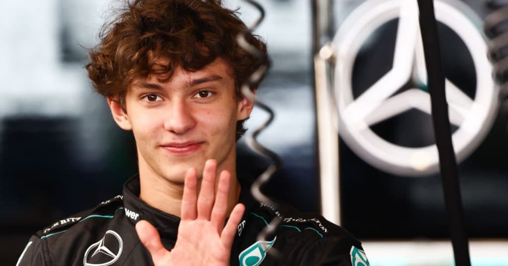 Andrea Kimi Antonelli, pilot de Formula 1 pentru Mercedes, a obținut permisul de conducere.