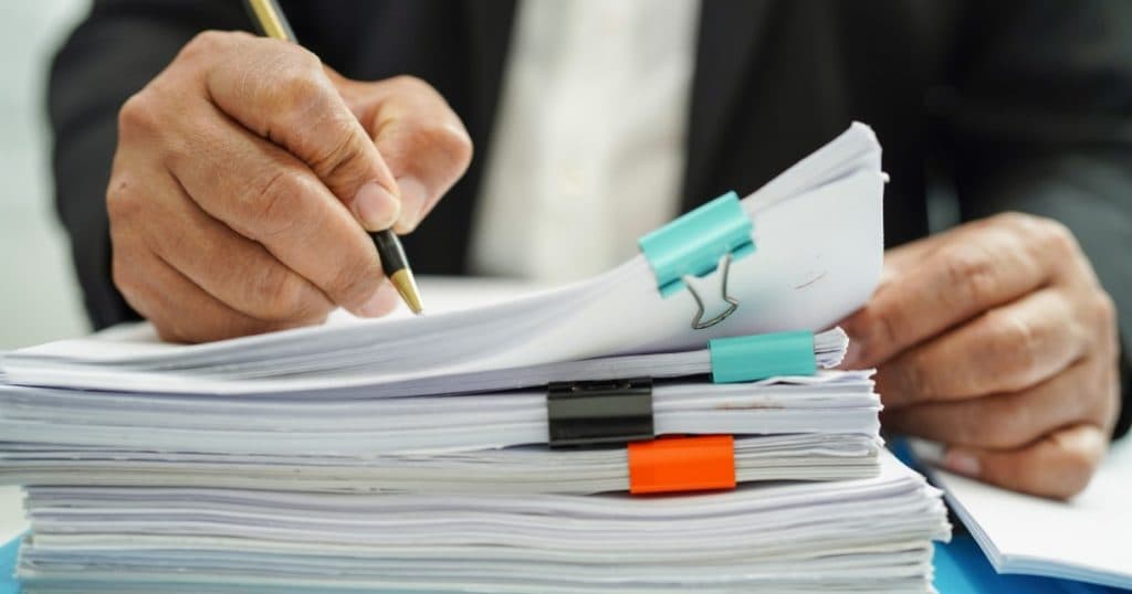 Angajații unei primării din Olt au avut parte de o creștere salarială de 15% pentru o perioadă de 12 zile.