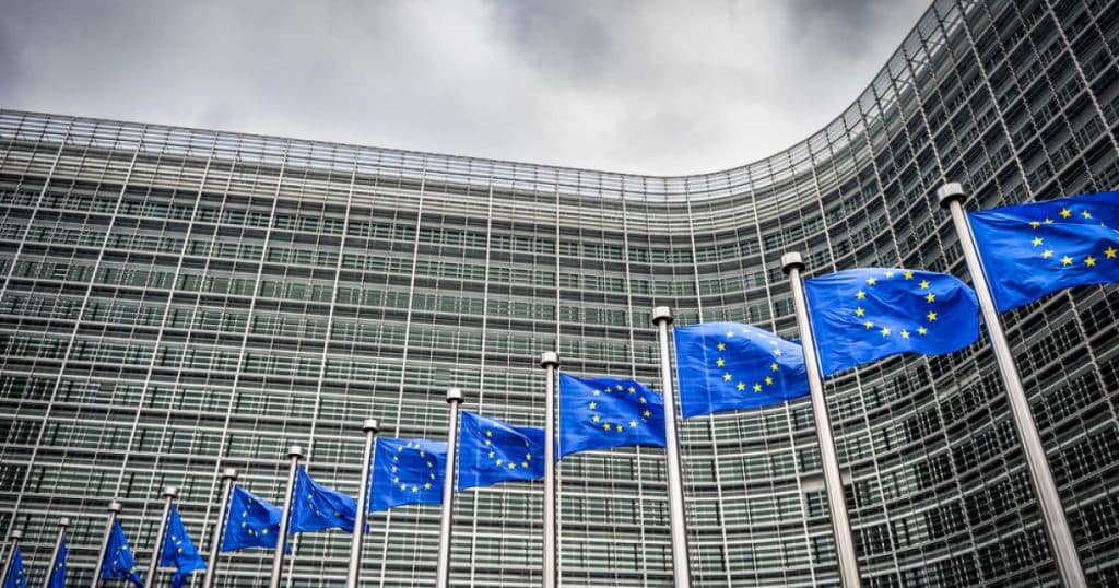 Comisia Europeană a încălcat propriile reglementări referitoare la confidențialitatea datelor și a fost amendată pentru prima dată.