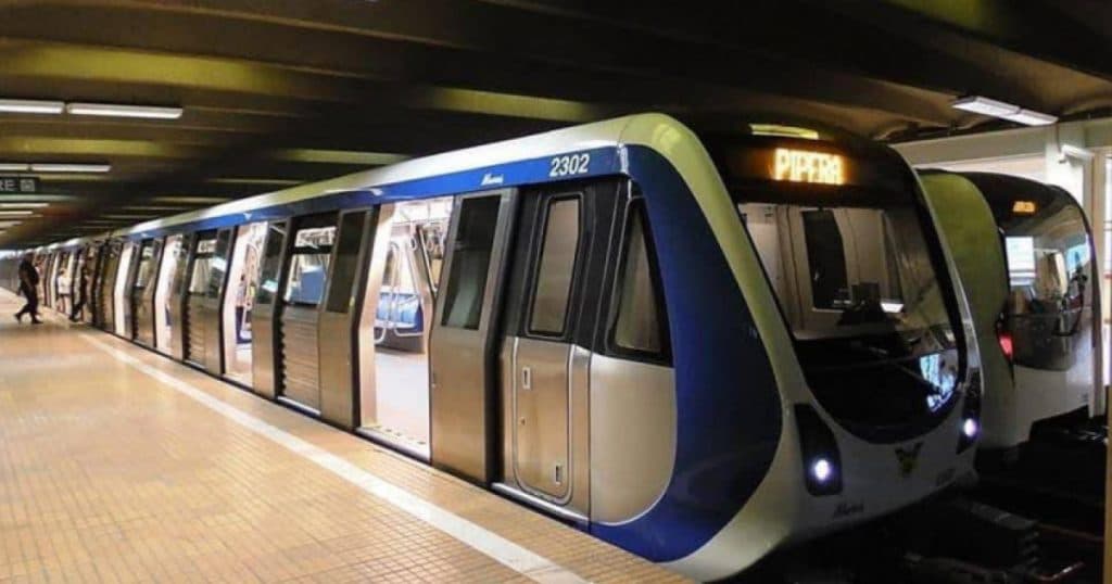Criză la metrou: trenuri au fost scoase din circulație, iar angajații Metrorex amenință cu greva din cauza restructurărilor.