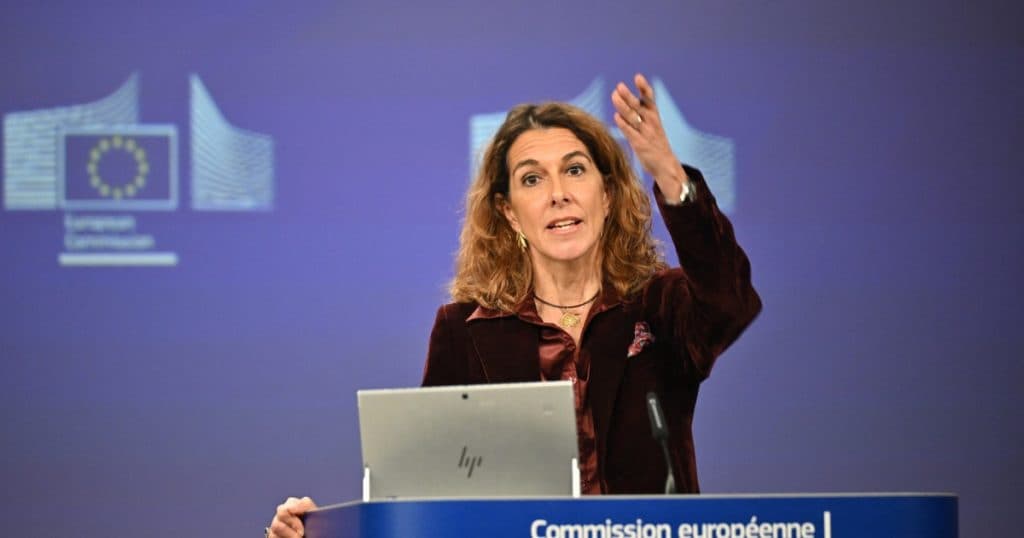 Cum reacționează CE la acuzațiile că a „mascat” gravitatea stării de sănătate a Ursulei von der Leyen. „Este posibil ca Comisia să fie administrată dintr-un spital?”