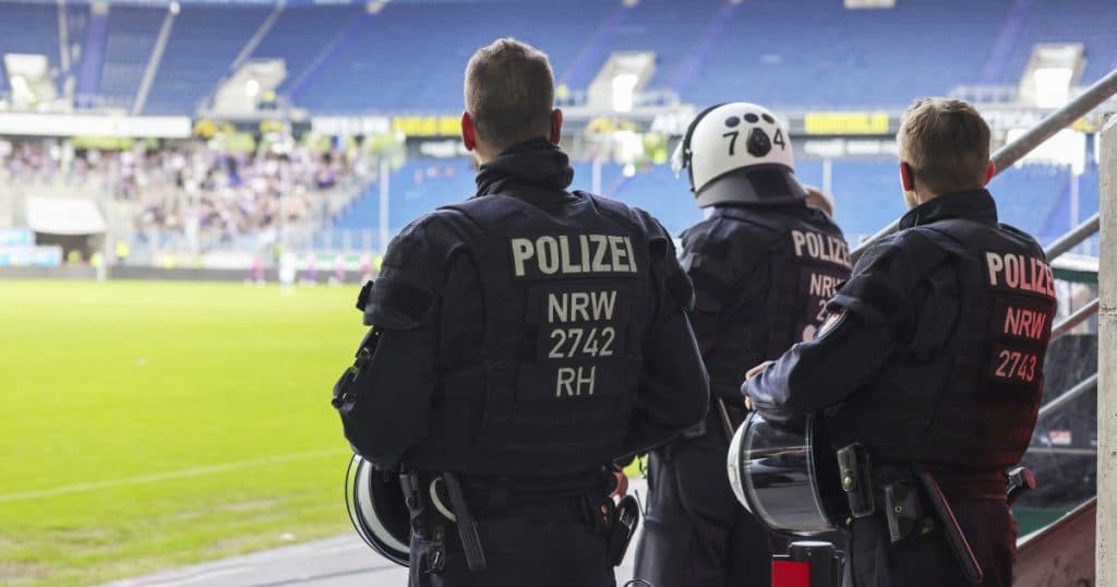 Curtea Constituțională a Germaniei impune cluburilor de fotbal să suporte costurile pentru polițiștii care mențin ordinea la meciurile considerate „de mare risc”