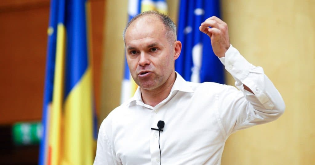 Daniel Funeriu: Doresc ca toți tinerii români cu vârste între 18 și 20 de ani să efectueze anual două luni de pregătire militară obligatorie.