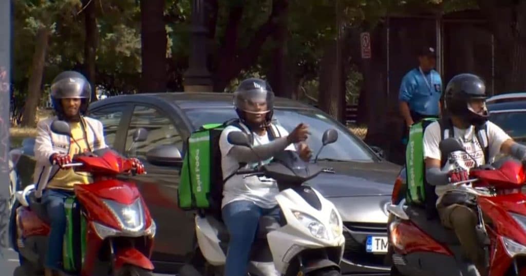 Motivul pentru care România nu poate păstra muncitorii străini: Din 100.000 de angajați aduși anul trecut, 65.000 s-au întors acasă.