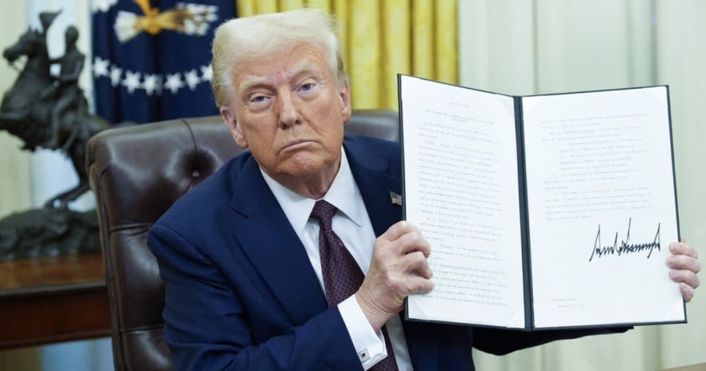 Donald Trump a semnat decretul de declasificare a dosarului referitor la asasinarea lui John F. Kennedy