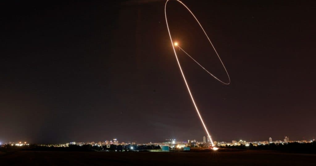 Donald Trump declară că va dispune construirea unui scut antirachetă de tip „Iron Dome” asemănător celui din Israel.