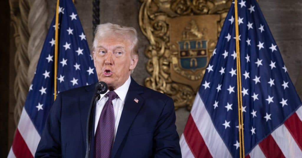 Donald Trump ia în considerare declararea unei urgențe economice naționale pentru a crește tarifele (surse)