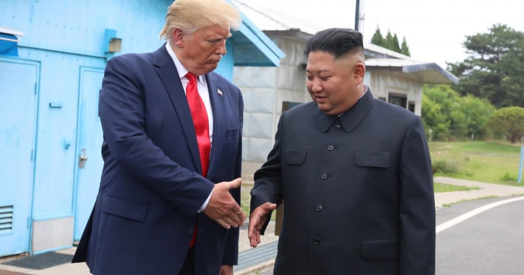 Donald Trump își dorește să reia comunicarea cu dictatorul nord-coreean Kim Jong Un, pe care îl descrie ca fiind „un tip inteligent”