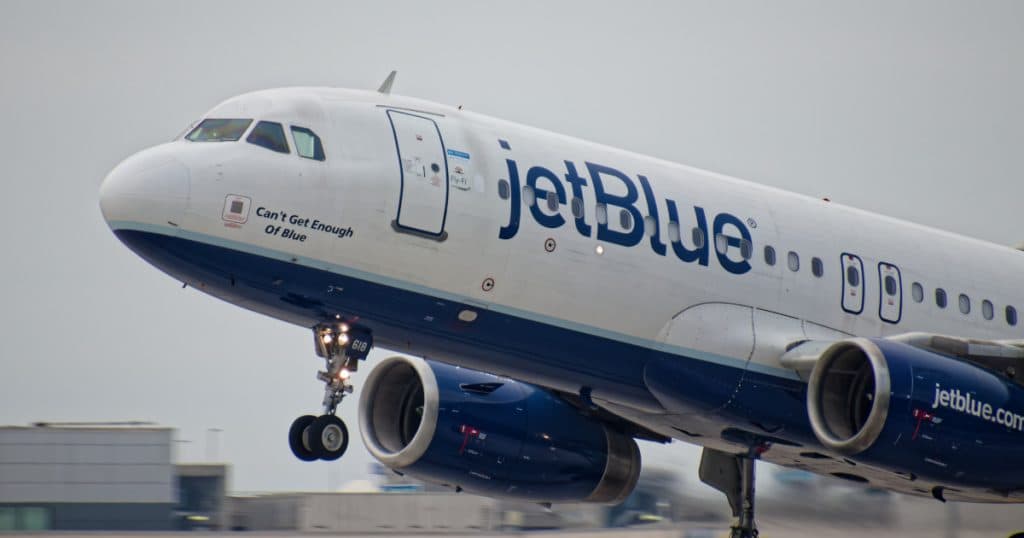 Două cadavre au fost găsite în trenul de aterizare al unei aeronave JetBlue care provenea din New York.