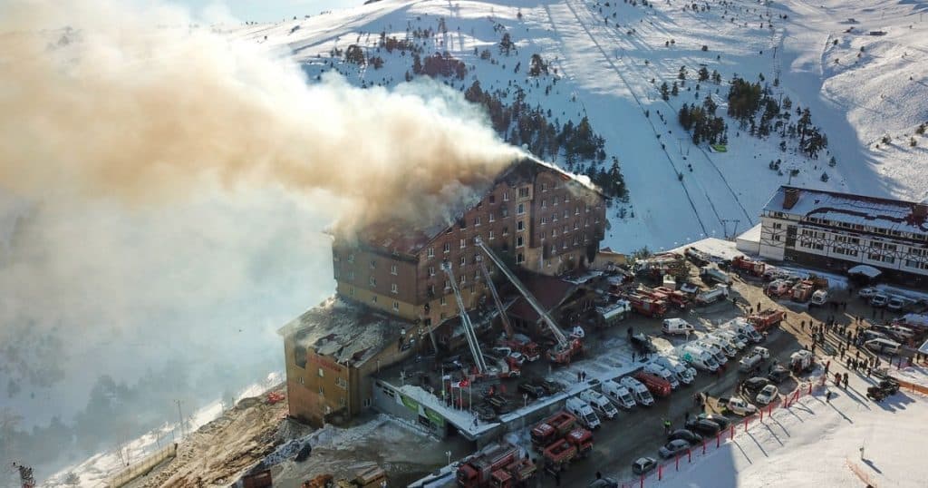 Ce a generat incendiul devastator de la hotelul din Turcia, unde au decedat cel puțin 76 de persoane