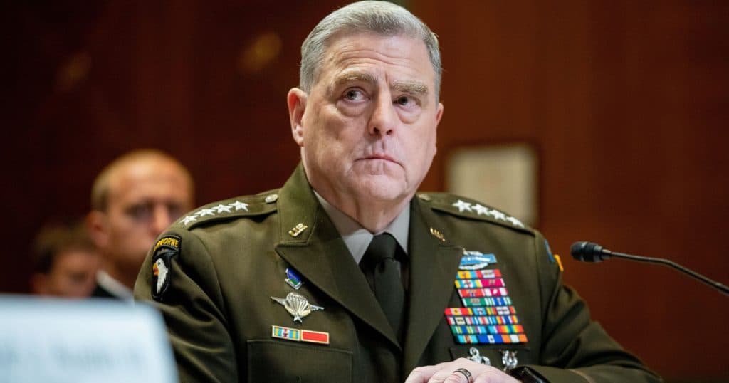 Generalul Mark Milley, care l-a etichetat pe Donald Trump drept „fascist”, a pierdut protecția și accesul la informații clasificate.