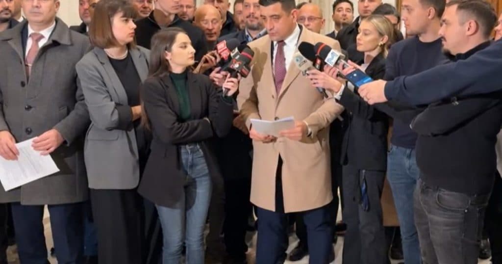 George Simion, referitor la protestul din fața Parlamentului: „Nu îl susținem pe domnul Georgescu, noi susținem dreptul românilor”