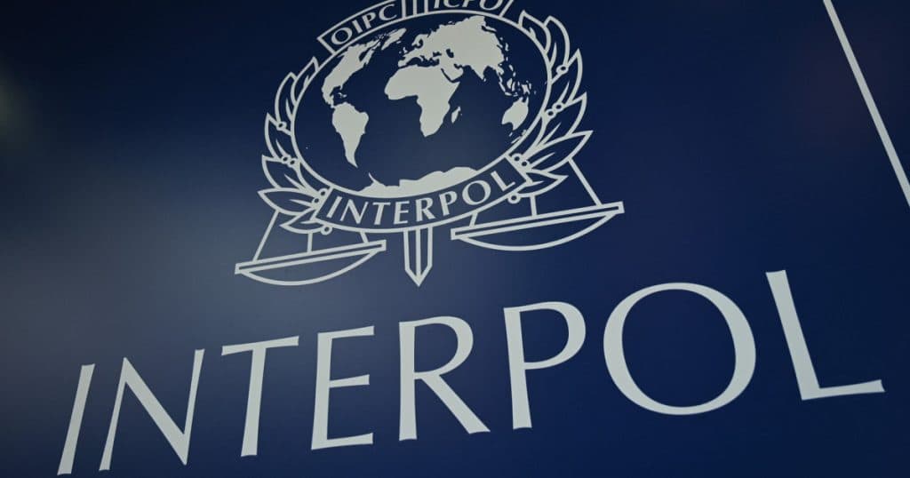 Interpol a lansat un nou tip de alertă internațională. Ce reprezintă „notificarea argintie”