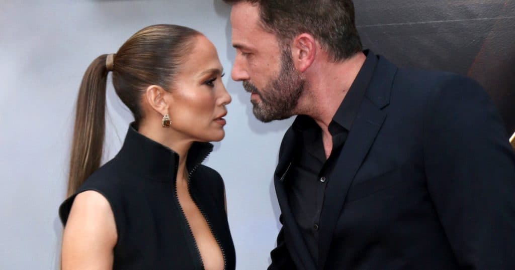 Jennifer Lopez și Ben Affleck au obținut oficial divorțul după doar doi ani de căsnicie.
