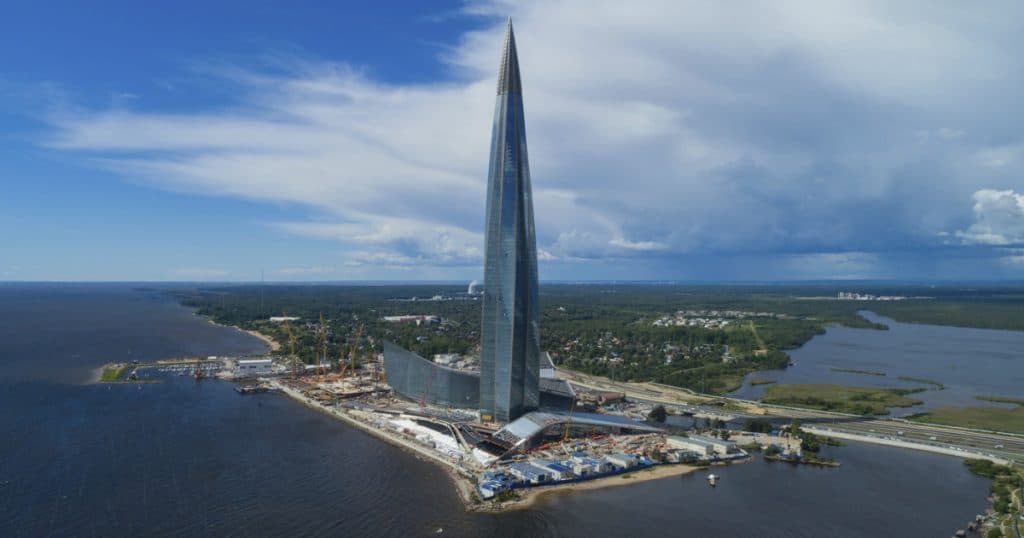 Lovitură finală. Administrația Biden impune sancțiuni extinse împotriva industriei petroliere din Rusia.