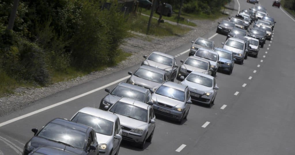 Încep lucrările la drumul ce va servi ca alternativă la Valea Prahovei în primăvară. Care este termenul pentru circulație?
