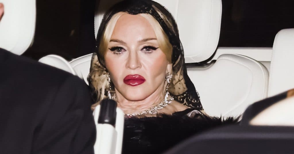 Madonna îl învinovățește pe Donald Trump pentru ”anihilarea tuturor libertăților obținute de-a lungul timpului”. ”Nu renunțați la luptă!”