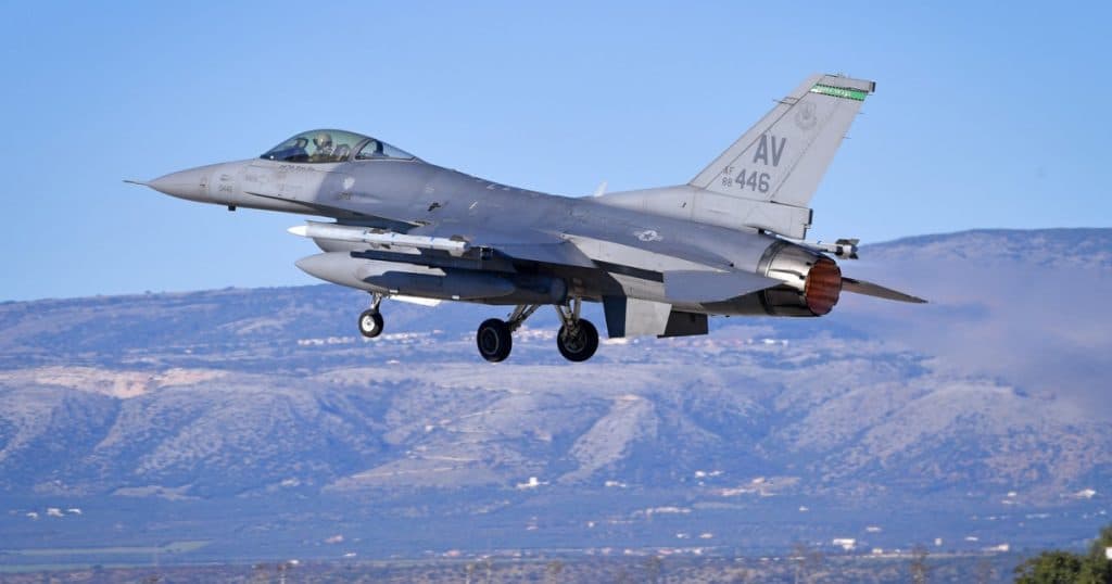 Ministerul Apărării din Danemarca dezminte informațiile false ale Rusiei referitoare la moartea unui instructor, pilot de F-16, pe frontul din Ucraina.