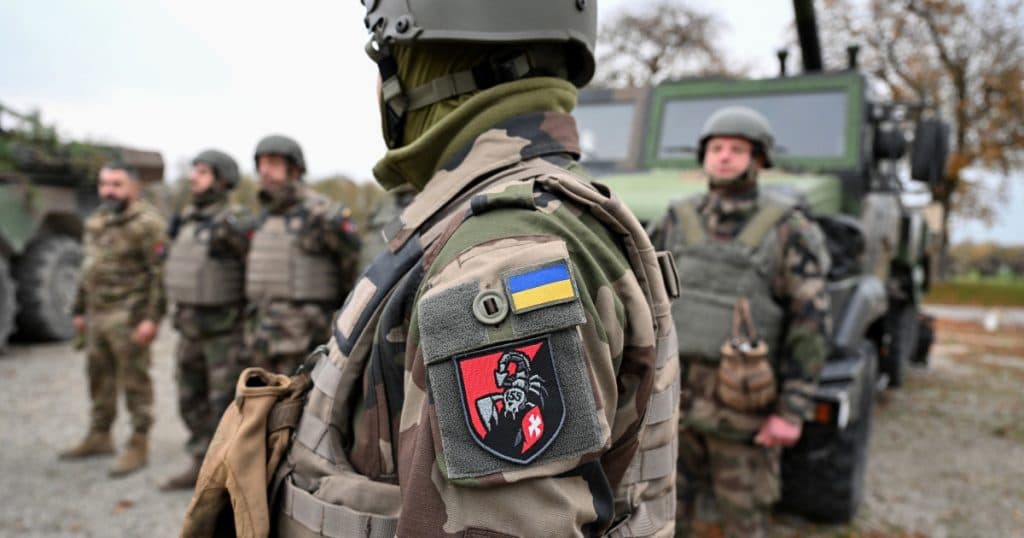 Ministrul francez al Apărării confirmă dezertările din brigada ucraineană aflată în instruire în Franța.