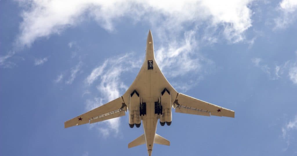 Patrularea aeriană a Rusiei deasupra Arcticii: două bombardiere au zburat în zonă timp de 11 ore.