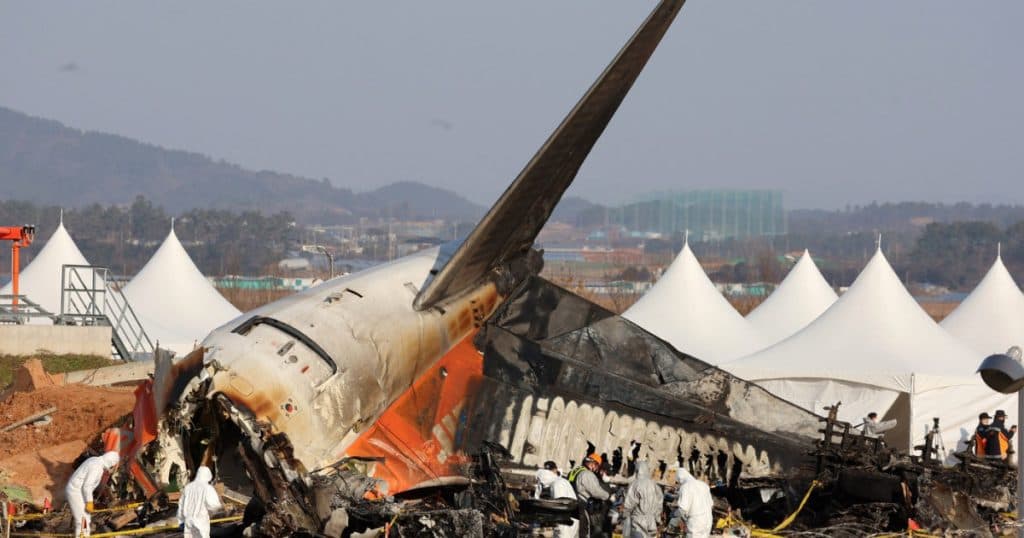 Enigmă în investigația incidentului aviatic din Coreea de Sud. Cutiile negre nu au înregistrat nimic cu 4 minute înainte de accident.