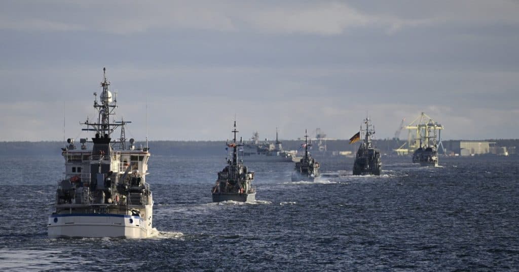 NATO inițiază o operațiune maritimă în Marea Baltică în urma sabotării infrastructurii submarine, beneficiind de un suport aerian semnificativ, inclusiv drone și avioane.