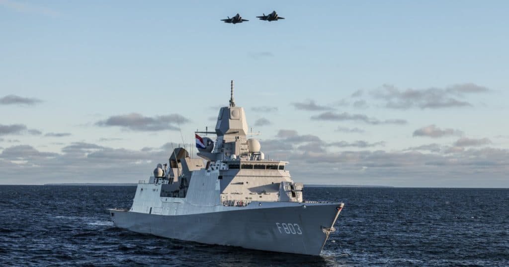 Nave, drone maritime și inteligență artificială: strategia NATO pentru protejarea cablurilor submarine din nordul Europei.