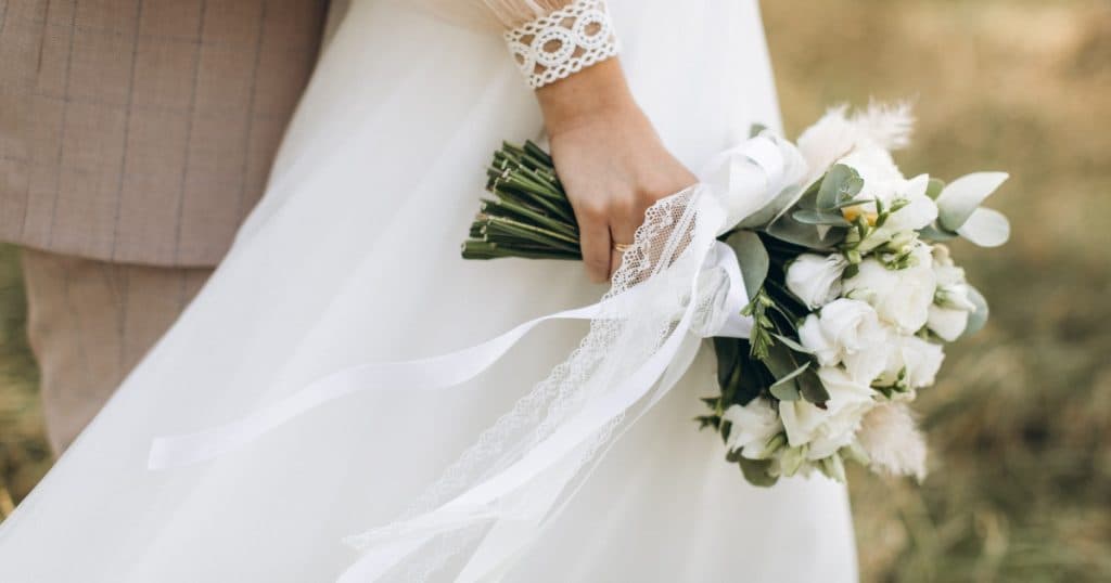 O mireasă supărată a solicitat anularea căsătoriei, după ce a descoperit că nunta „falsă” organizată cu un influencer de pe Instagram a fost autentică.