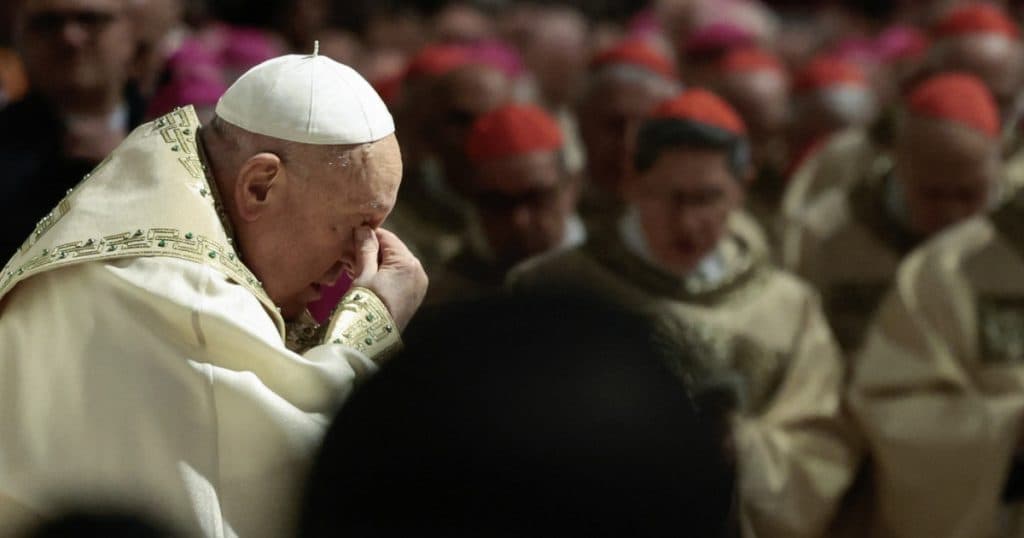 Papa Francisc afirmă că propunerea lui Trump de a deporta imigranți este „o rușine”