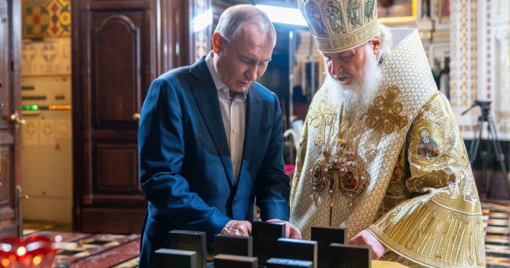 Patriarhul Kirill a binecuvântat icoane și cruci destinate militarilor ruși, care vor fi gravate cu inițialele lui Putin și trimise de Crăciun.